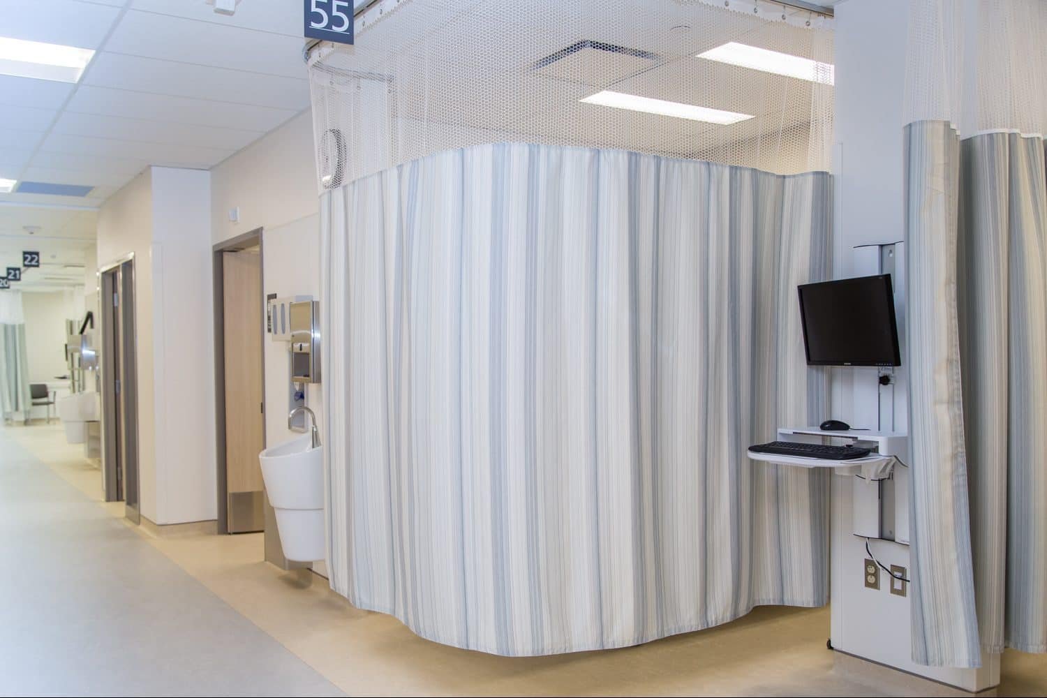 Cortinas para clínica área consultorios Lima — La Casa del Estor® a medida
