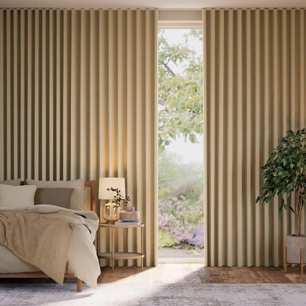 Cortinas Ripplefold habitación luminosa Lima — pliegues elegantes luz natural La Casa del Estor®