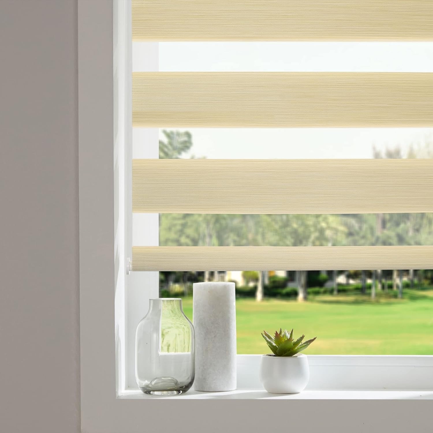 Cortinas roller duo comedor Lima — luz difusa elegante La Casa del Estor